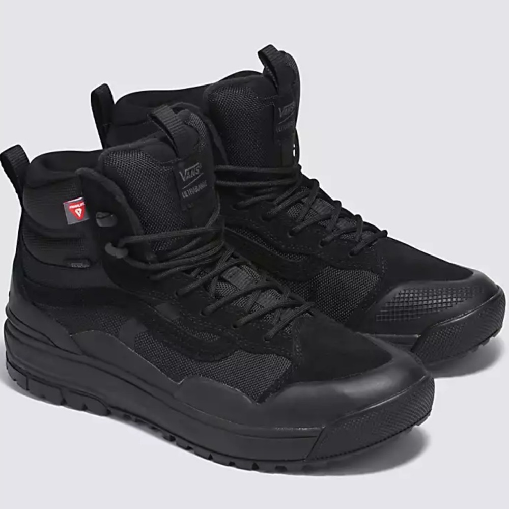 Vans WMNS Ultrarange Exo
Black/Black
VN0A4BVSBKA
Boots Sneakers - Picture 13 of 16